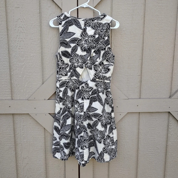 J Crew Cream Beige Black Polynesian Floral Print Fit &  FlateCutout Back Dress 4 - Picture 3 of 9